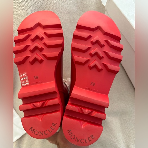 MONCLER
Ginette logo-appliquéd glossed-rubber rain boots new never used with box - Picture 9 of 16